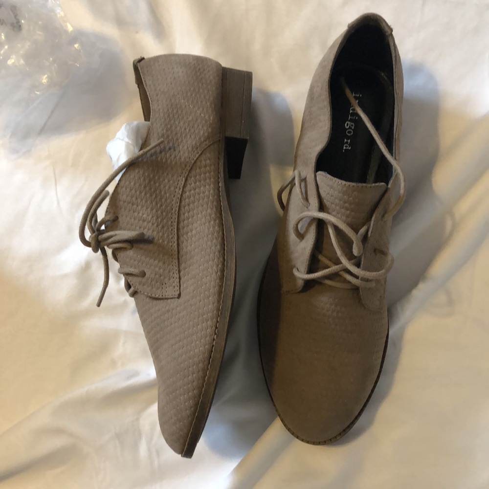 8 1/2 women laced up shoes brown